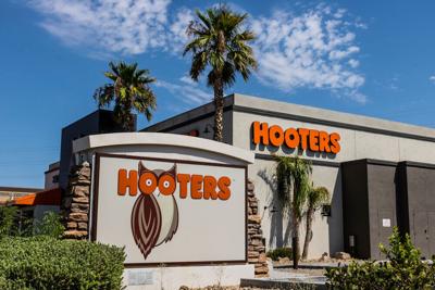 Hooters-exterior-web