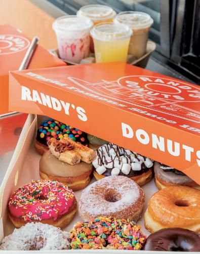 Randys-Donuts-1000px.jpg